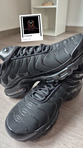 Baskets noires sport tendance