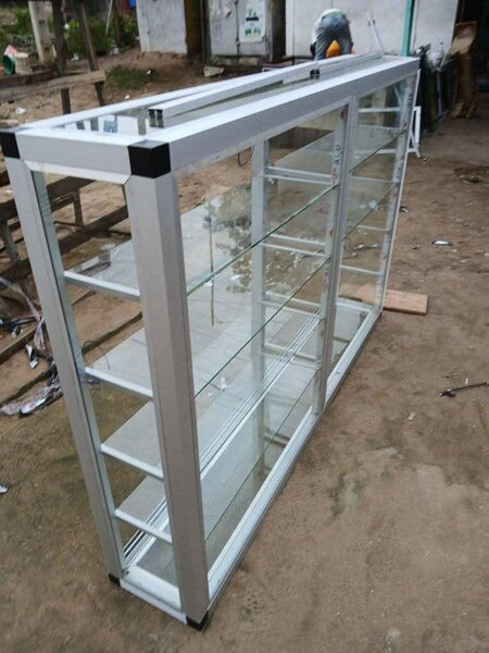 Vitrine en verre moderne