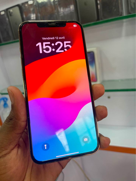 iPhone 12 Pro Max 128 gigas quasi neuf