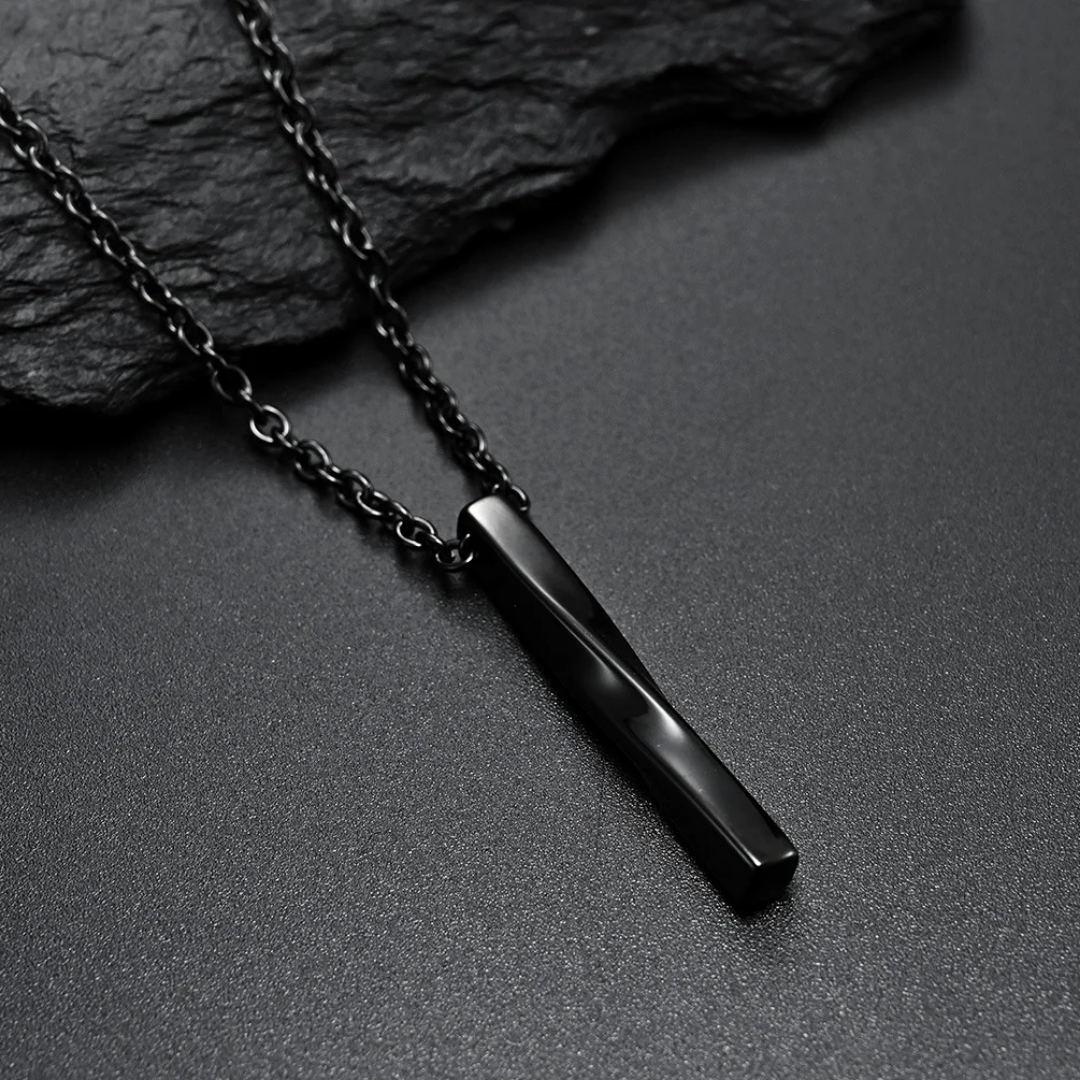 Collier Pendentif Noir Élégant