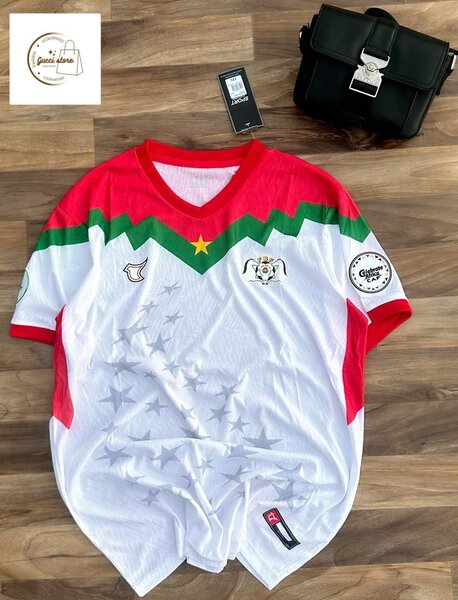 Maillot de foot aux couleurs vives