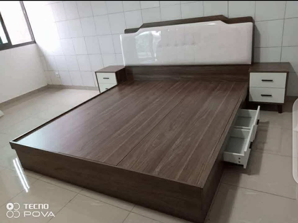 Lit moderne avec rangements