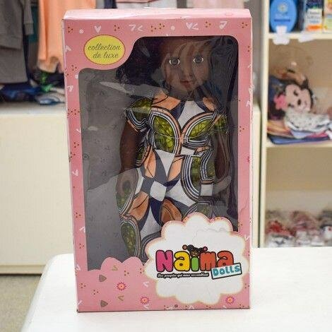 Poupée Naïma en Tenue Colorée