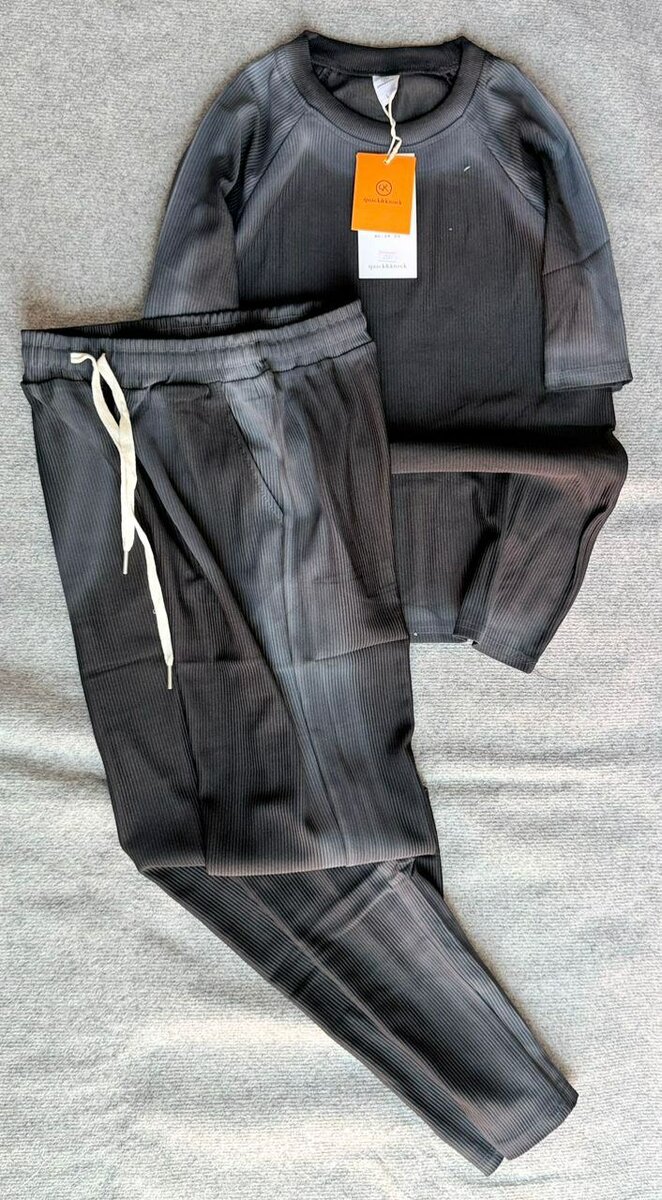 Ensemble de survêtement noir élégant