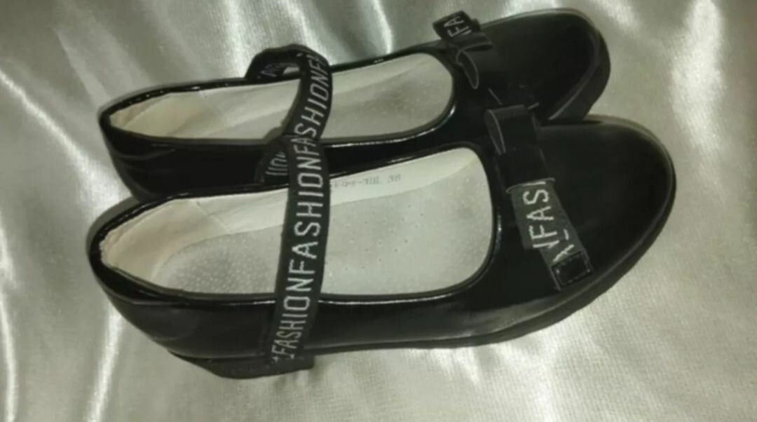 Туфли на учёбу.