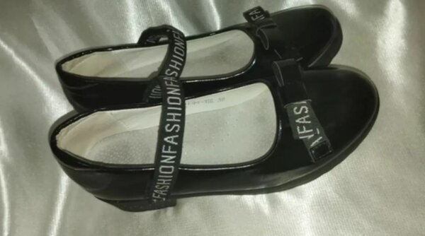 Туфли на учёбу.