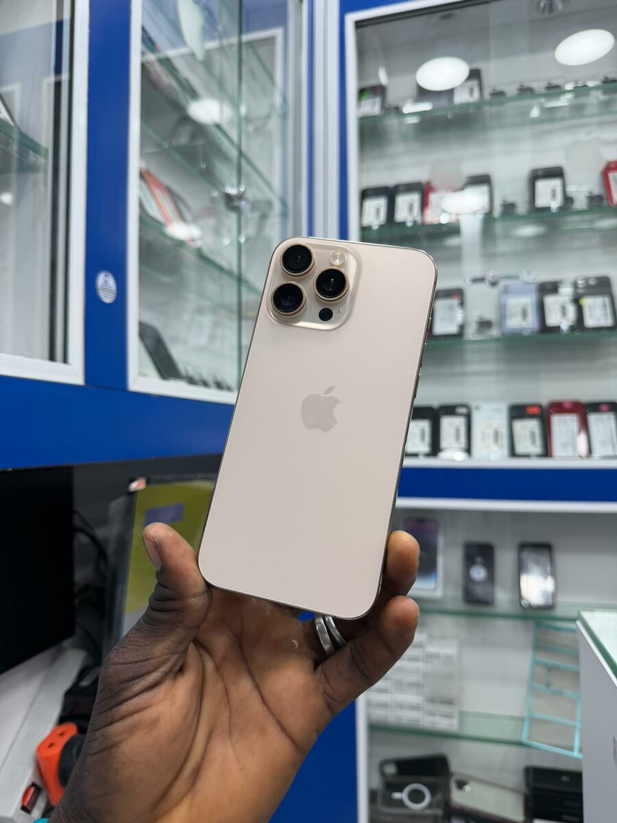 16pro max 512Go avec son carto