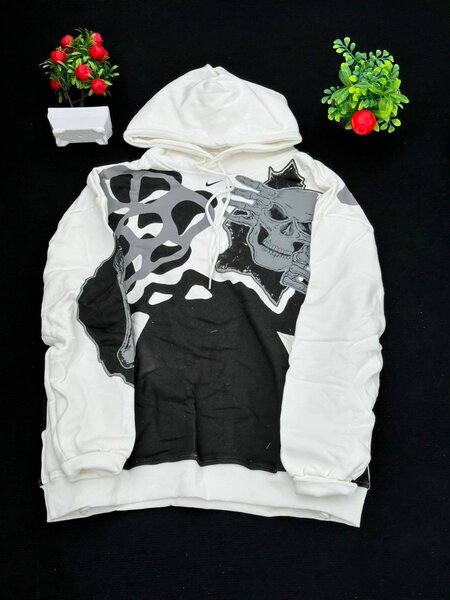 Sweatshirt à capuche graphique