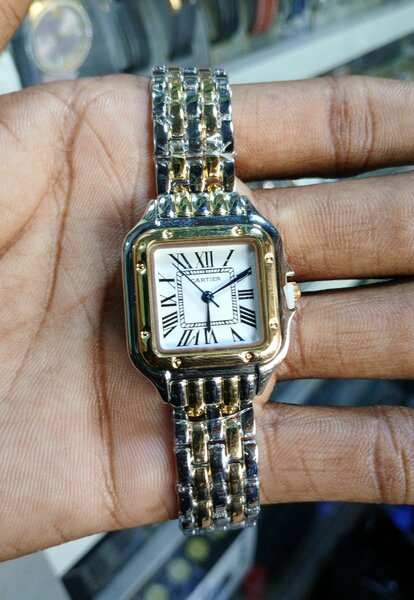 Montre Classique en Acier