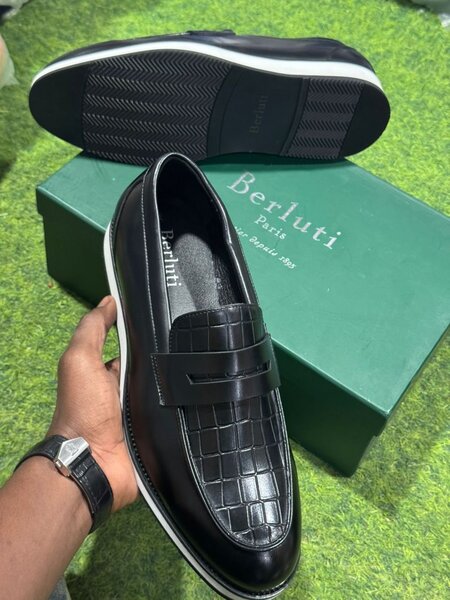 Mocassins élégants en cuir Berluti