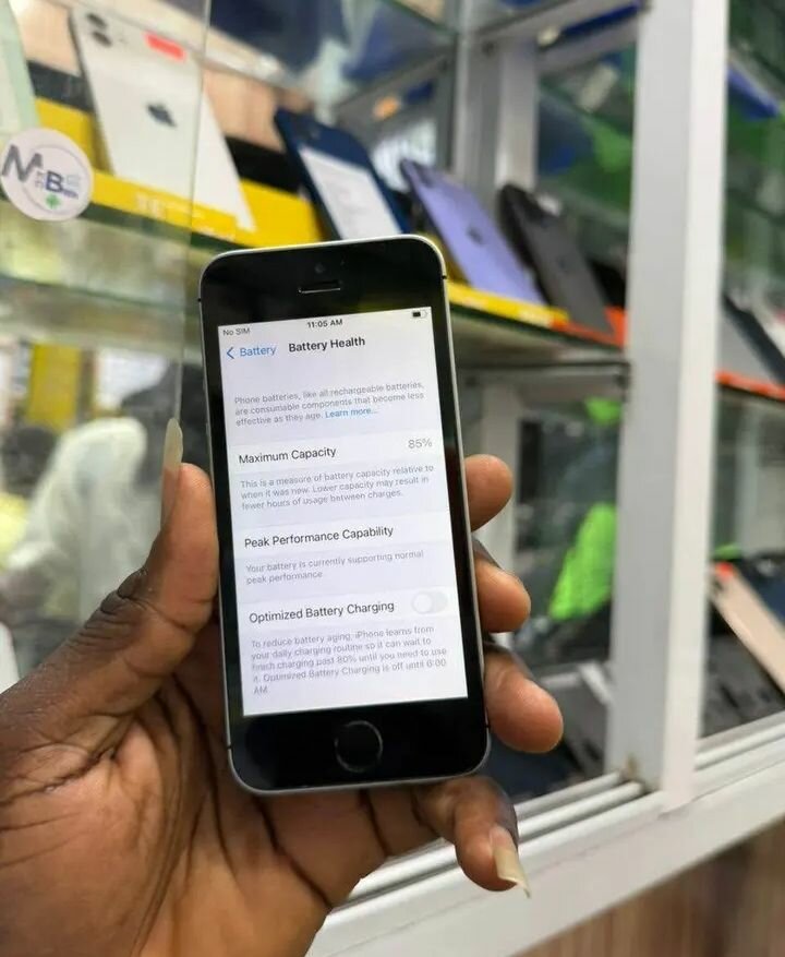 iPhone SE Reconditionné Compact