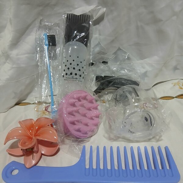 Set de brosses et accessoires cheveux