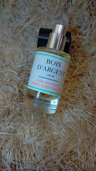 Essences de parfum homme et femme.