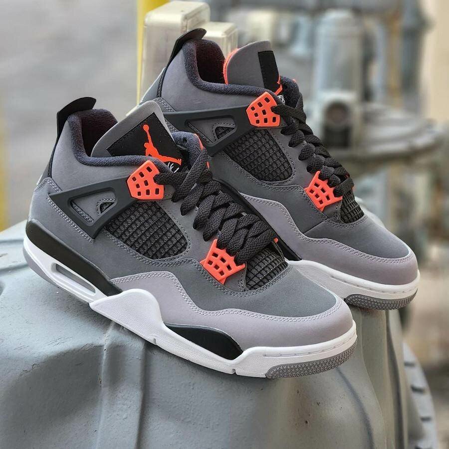 JORDAN 4