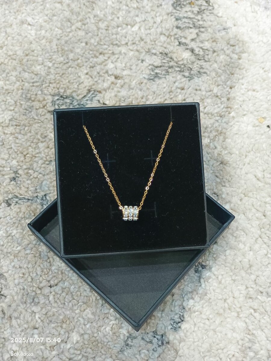 Collier en or avec pendentif