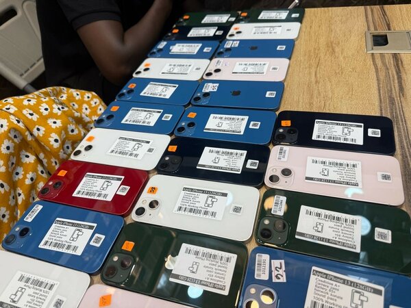 Smartphones multi-couleurs neufs