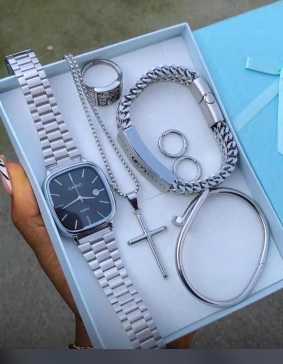 Montre et Bijoux Élégants