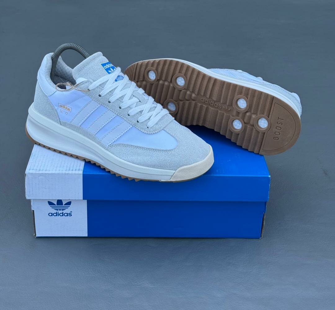 Chaussures Adidas blanches homme