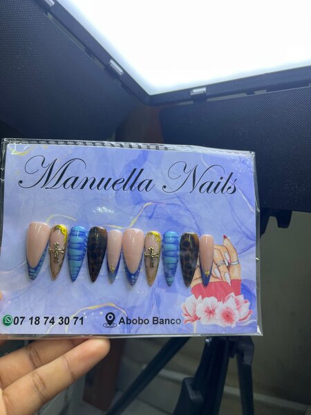 Ongles Prêts à Poser Elegant