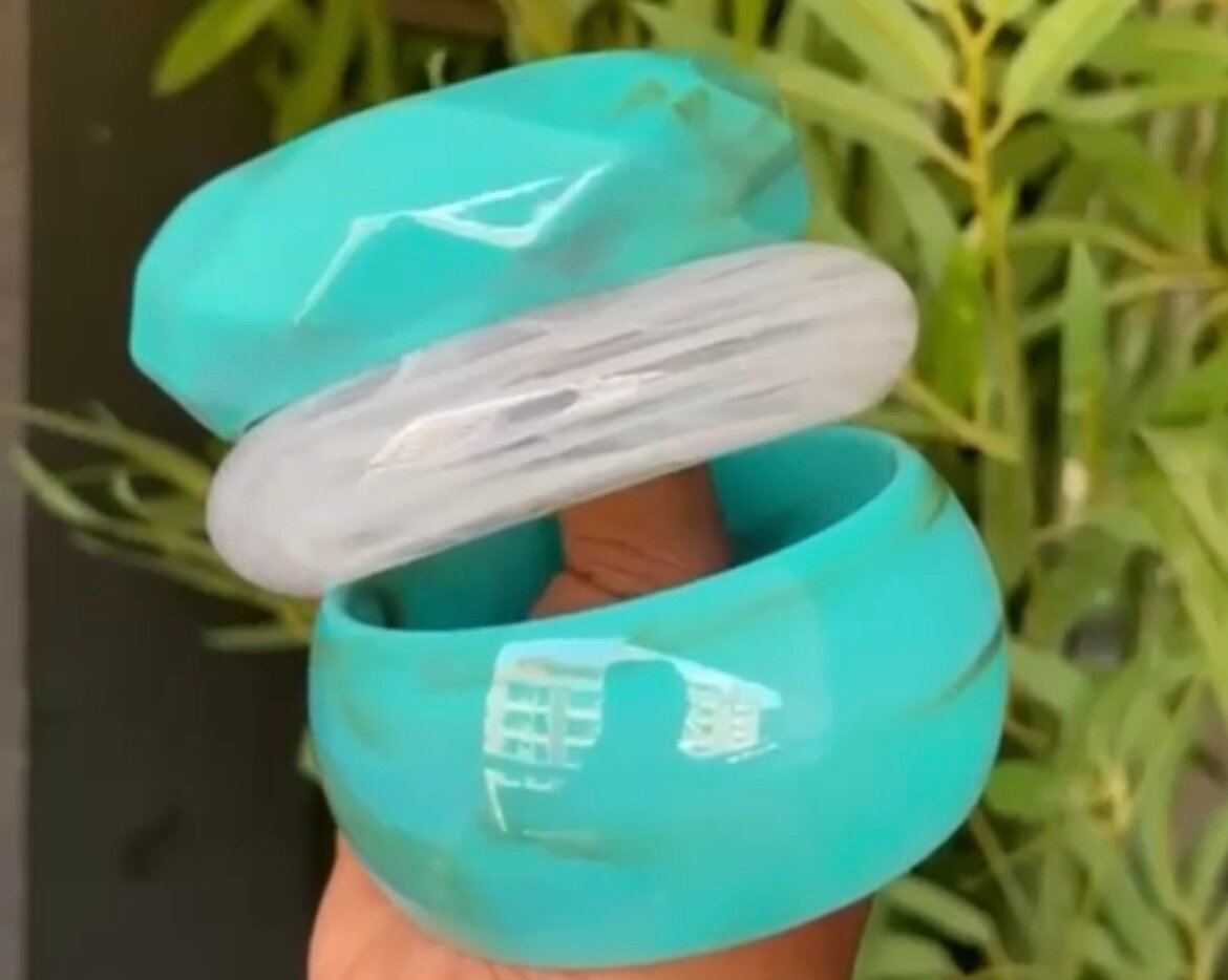 Bracelet en résine stylé