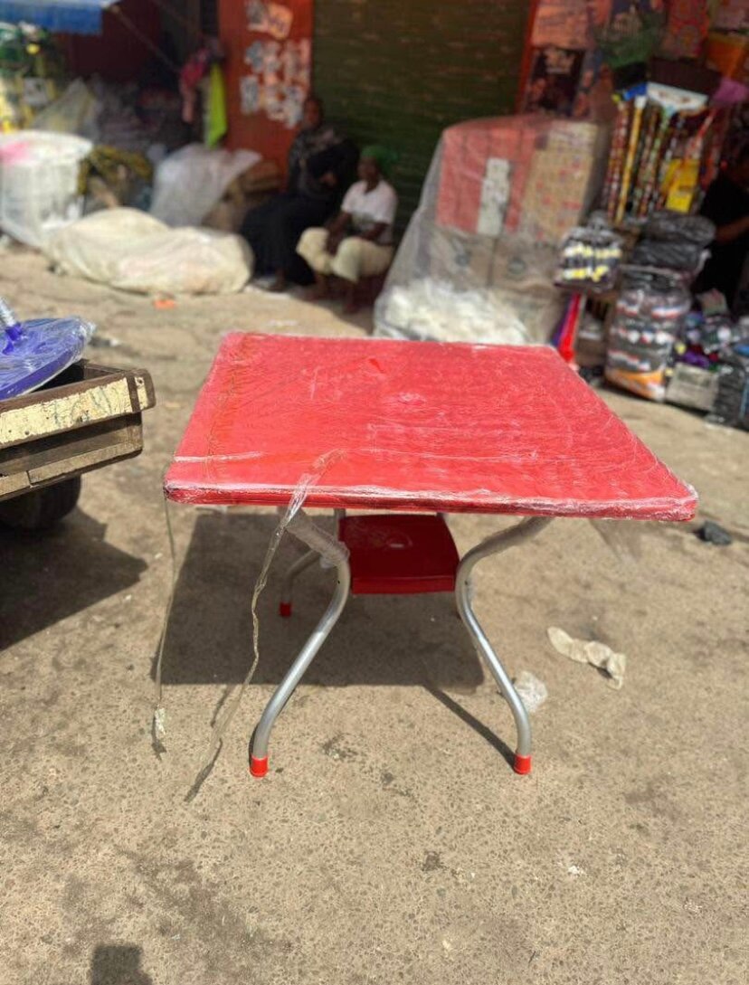 Tables pliantes colorées