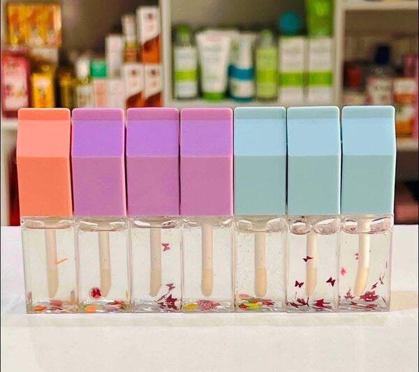 Ultimate shine lip gloss