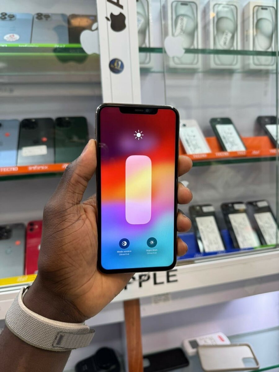 Iphone 11pro max 256giga casineuf très propre sans Face ID