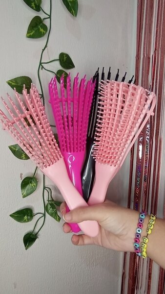 Brosse démêlante flexible