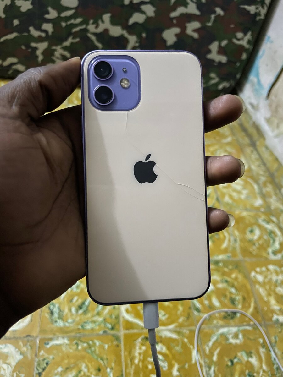 iPhone 12 d'occasion