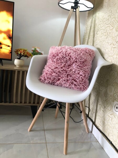 Coussin peluche rose doux
