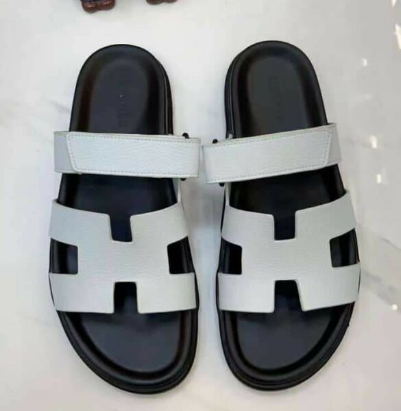 Sandales plates homme Hermes