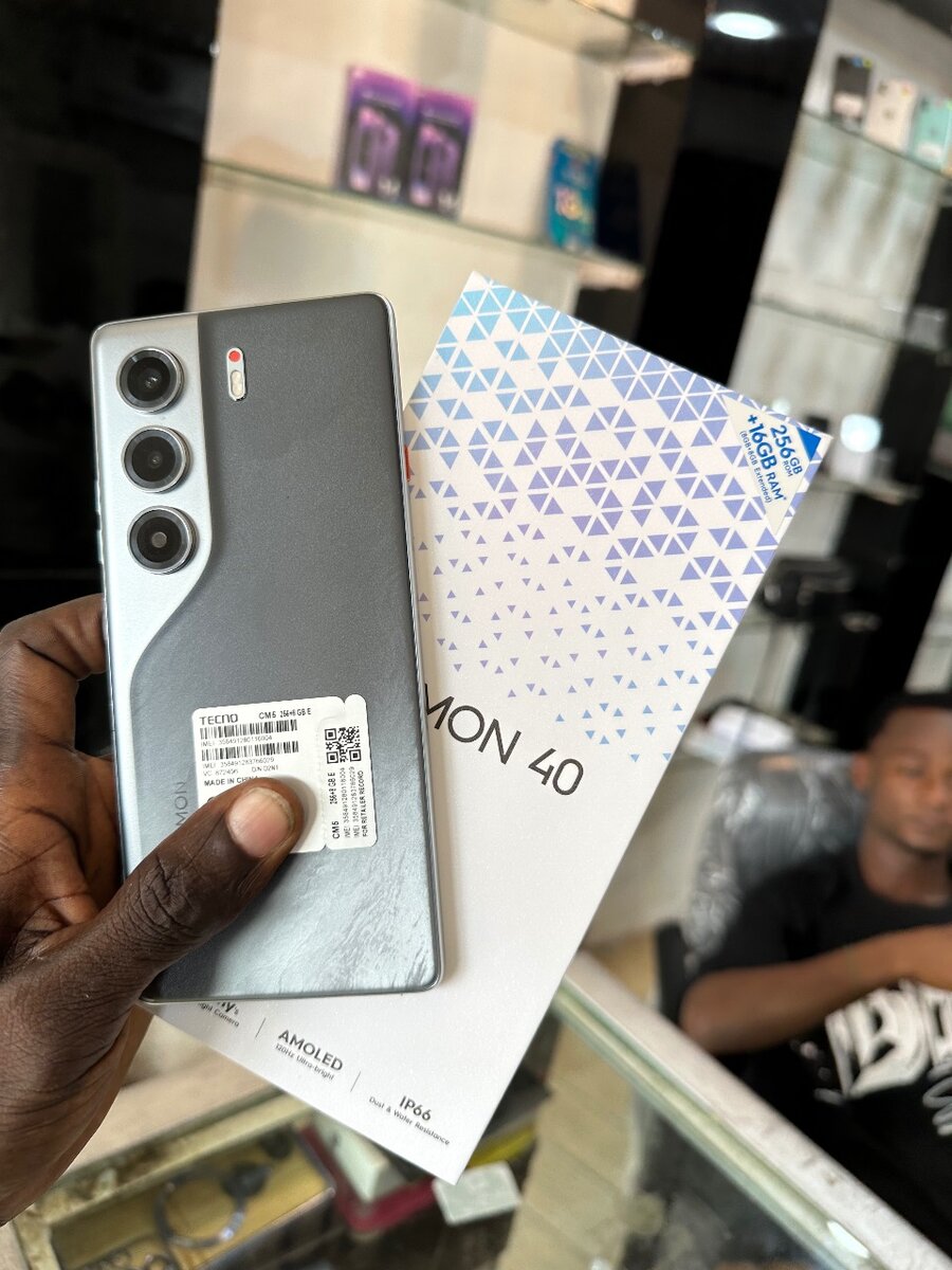 Tecno camon 40/256 giga 8 giga