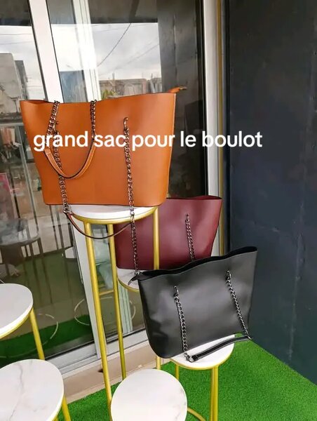 Grand sac à main élégant