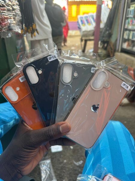 Étuis colorés pour iPhone