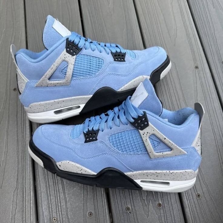 JORDAN retro 4 BLEU