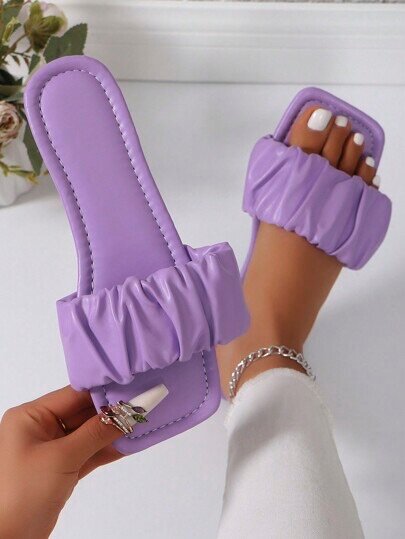 Casual flat slippers