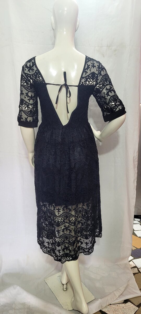 Robe en dentelle élégante noire