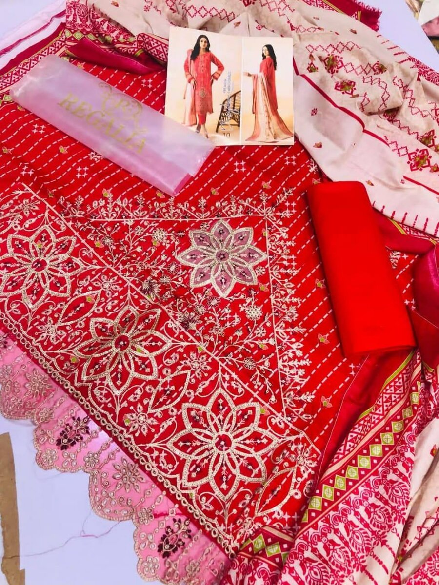 Ladies suit