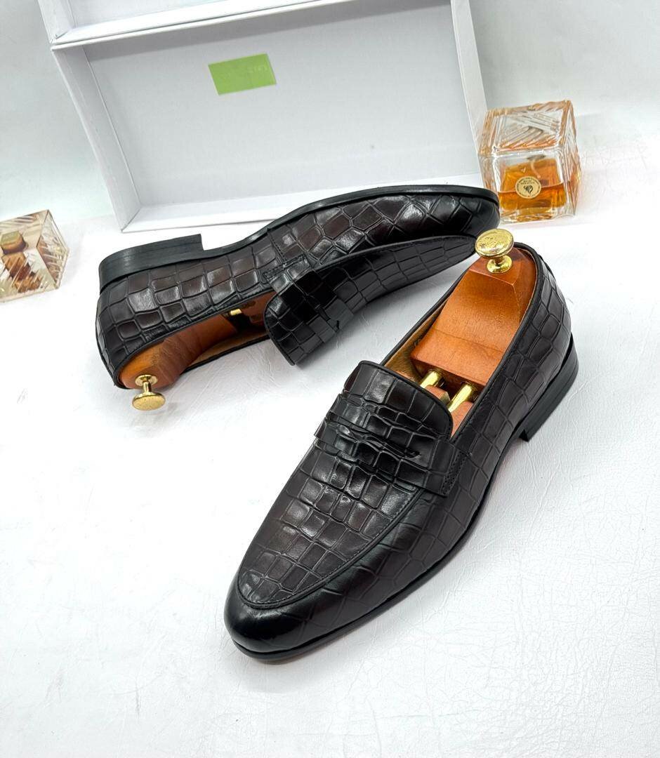 Solid Leather Executive Shoes