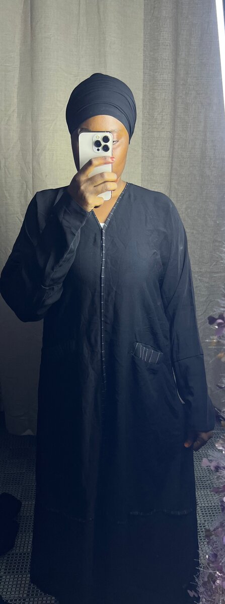 Abaya noire élégante pour femmes