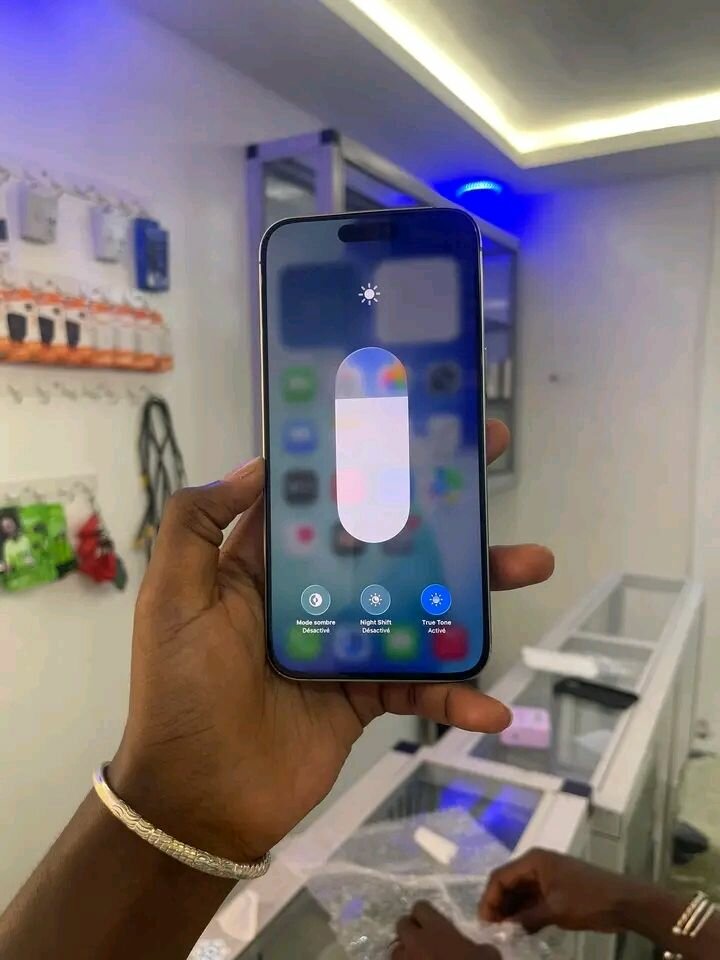 iPhone 15 pro Max 512go