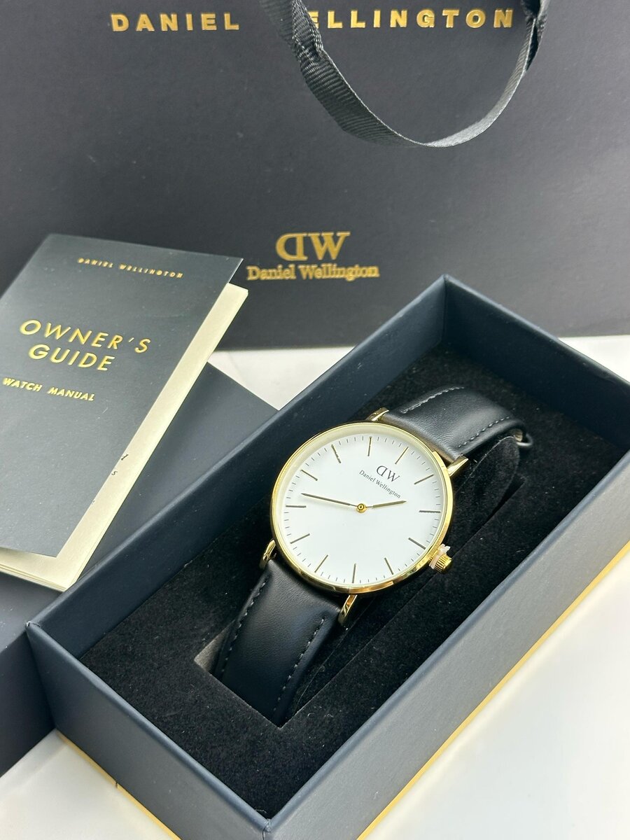 Montre élégante en cuir Daniel Wellington