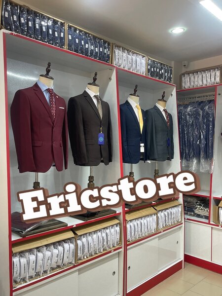 3 costume à 90.000 CFA