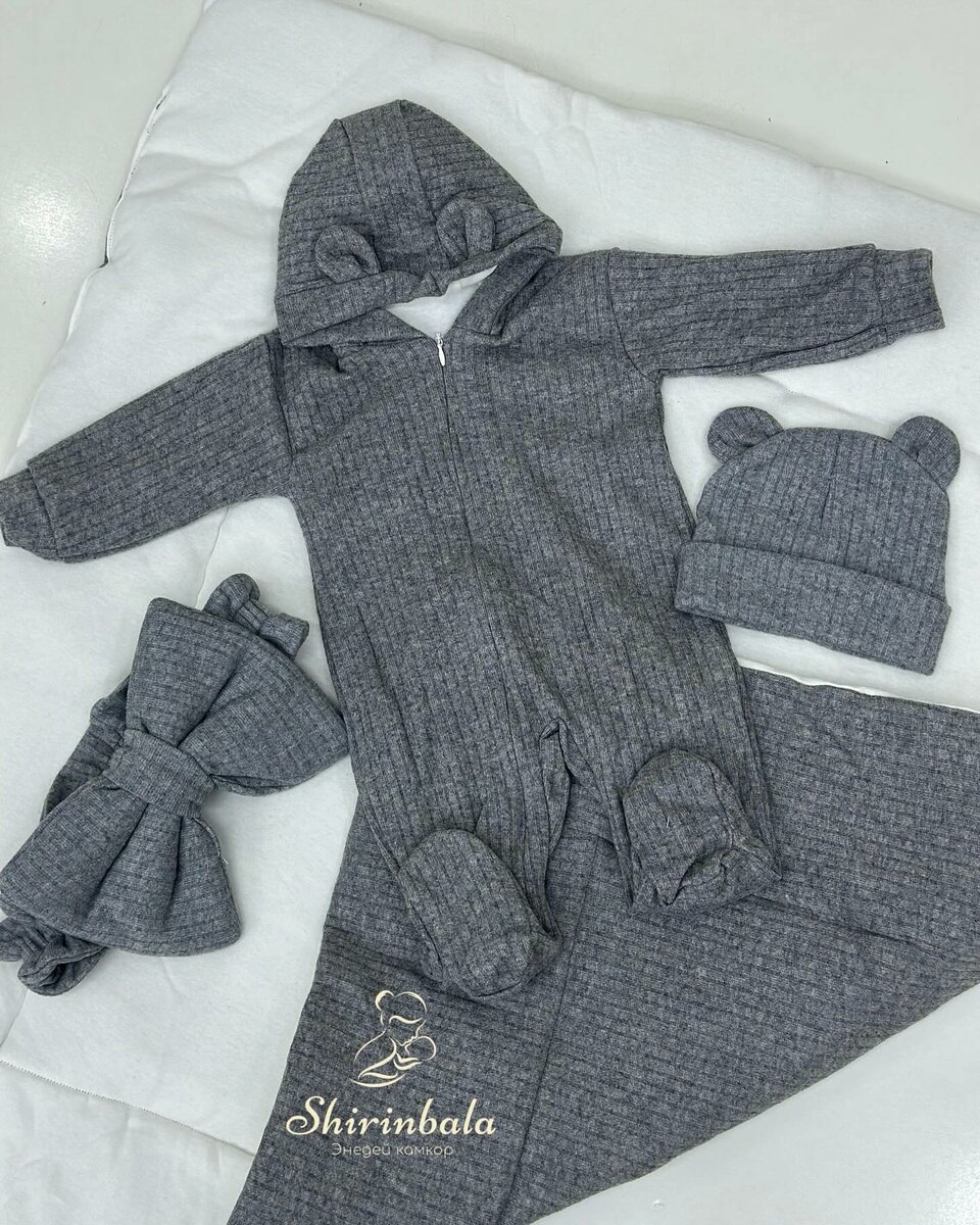 Конверт Комбенизон и шапочка