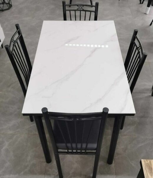 Table à manger en marbre et métal noir