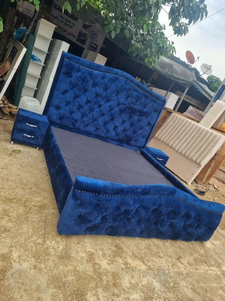 Lit Design Élégant et Confort