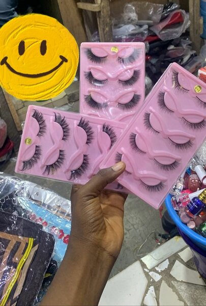 Extensions de cils 3D volumineux