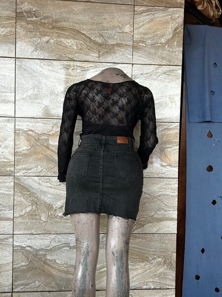 Jupe en jean noir élégante