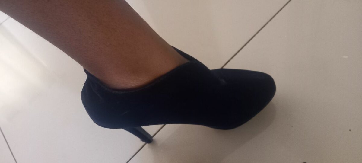 Preloved heeled boots