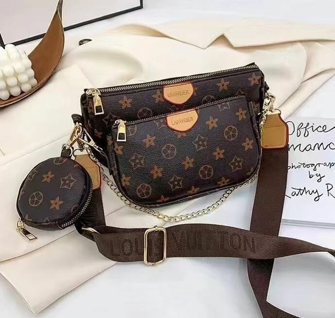 Simple but classy ladies dressing bag